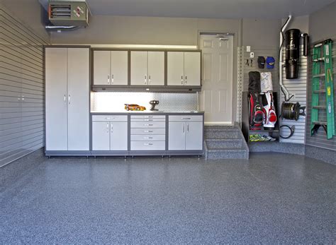 Clean garage - Learning how to clean oil off a garage floor is a great way to have your concrete looking like new. Oil stains can be unsightly, but whether the stain is new or old, removing them is relatively simple. Keep reading this guide to learn the best ways to clean and prevent oil stains on your garage floors. Cleaning Wet Oil Stains